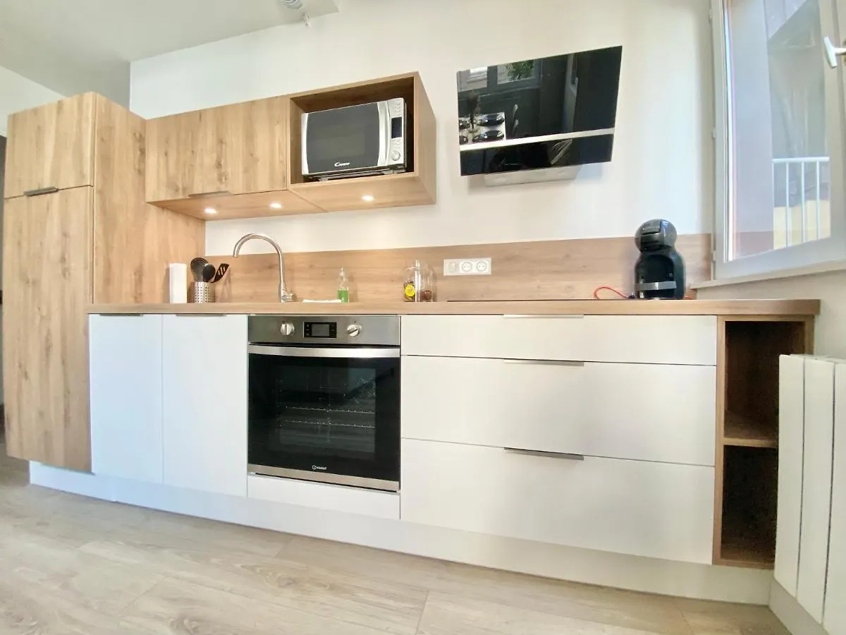 Le Ptit Vert - Wifi - Confort - Entree Autonome - Entre Gare Et Centre Quimper 0*,  France