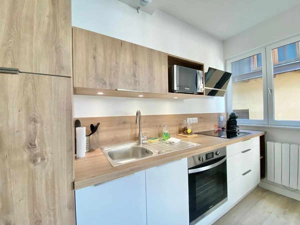 Le Ptit Vert - Wifi - Confort - Entree Autonome - Entre Gare Et Centre Quimper Apartment
